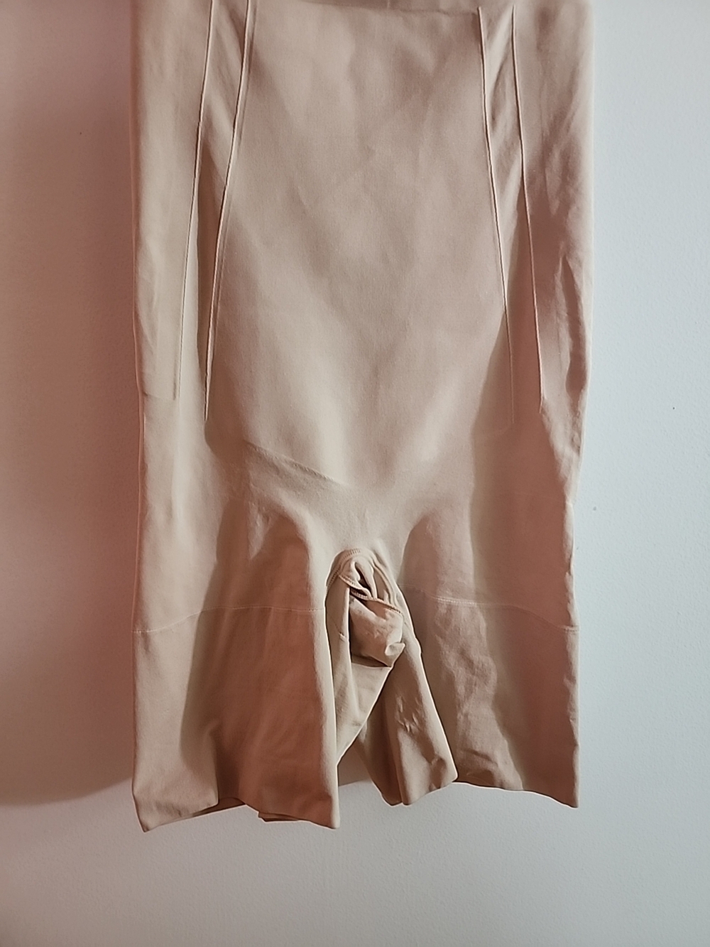 Spanx Thinstincts 2.0 Open Bust Mid Thigh Beige Bodysuit - Picture 3 of 7